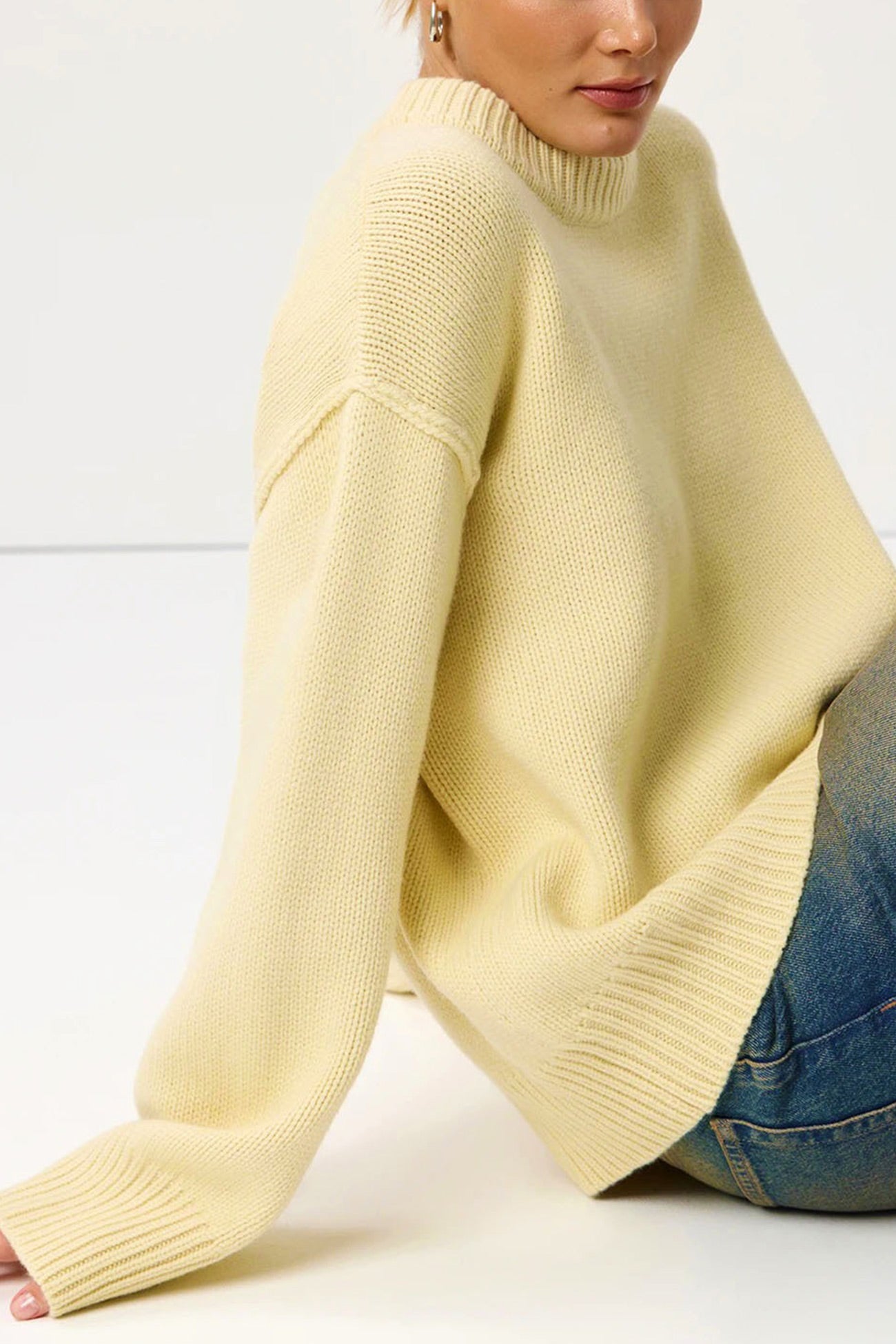 Round Neck Solid Color Pullover Sweater
